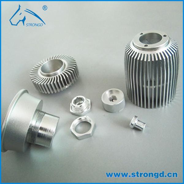 脱熱器出現のステンレス鋼の金属の急速なプロトタイピングの精密 CNC の機械化