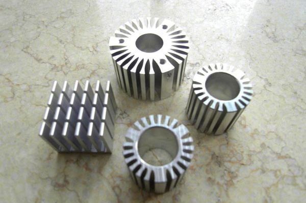 アルミニウム鋼鉄CNCの機械化サービスは、製粉の陽極酸化されたアルミニウム急速なプロトタイプを分けます